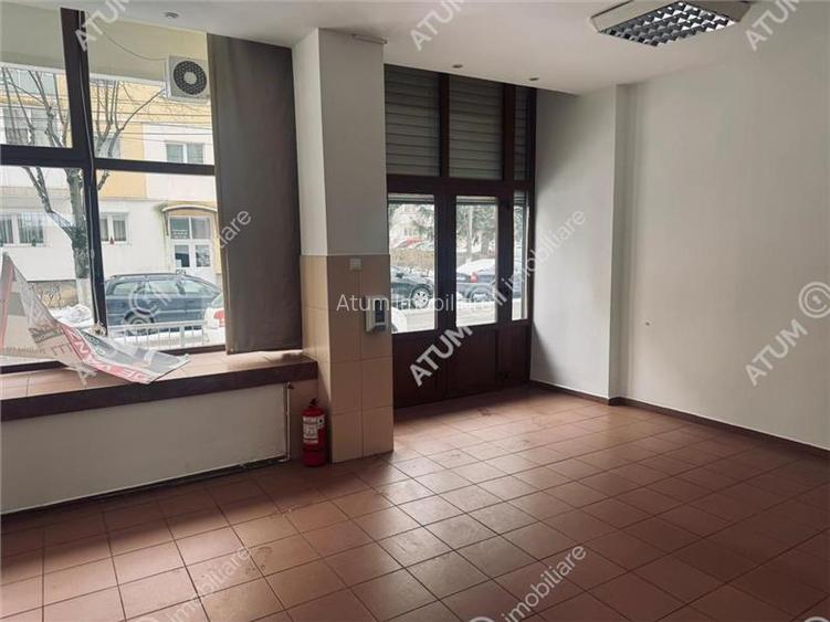 Spatiu comercial 100 mp utili 9 ml vitrina 2 intrari Valea Aurie Sibiu - 2