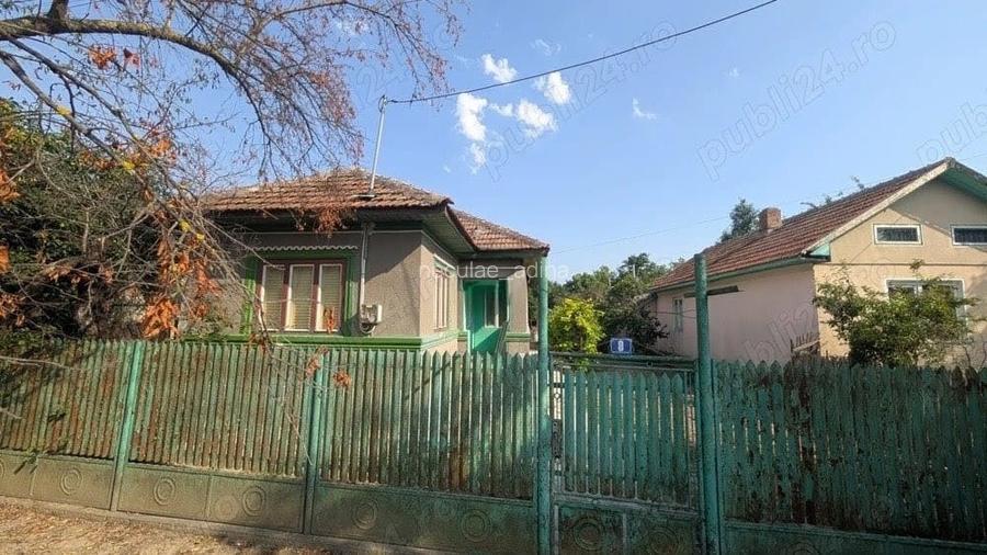 teren si casa batraneasca de vanzare - 7