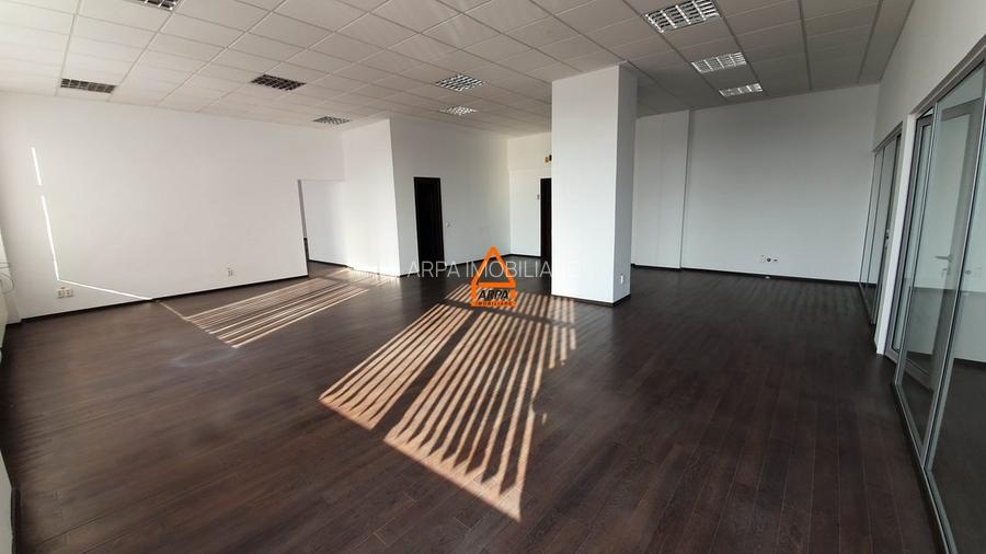 Spatiu comercial - Birouri - 235 mp - Podu Ros - 2