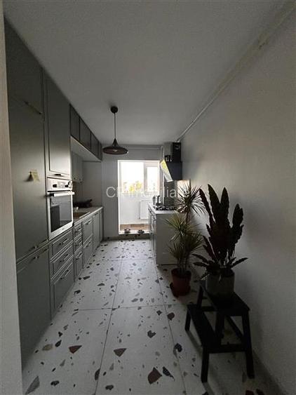 Apartament 4 camere de vanzare Timpuri Noi - 2