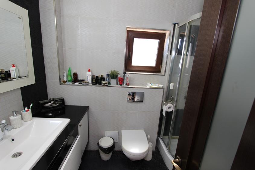 Vila zona Tomesti-Trei Fantani