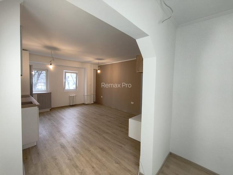 Apartament 3 camere, renovat recent, etaj 1 în Dâmbovița - 3