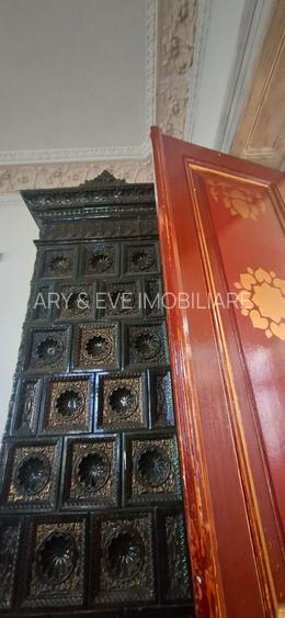 Noblețe Arhitecturală și Oază Verde: O Moștenire Vie cu Grădină Privată - 23