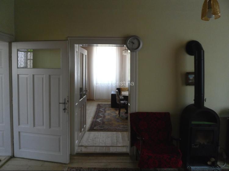 Casa/ gospodarie  saseasca in sat Bunesti, judet Brasov. Pe drumul spre VISCRI.  - 7