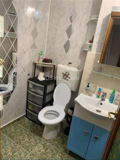 Decomandat, mobilat si utilat cu 2 bai si 2 balcoane la etajul 3 - 8