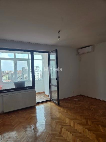 Piata Romana -gura de metrou - 8