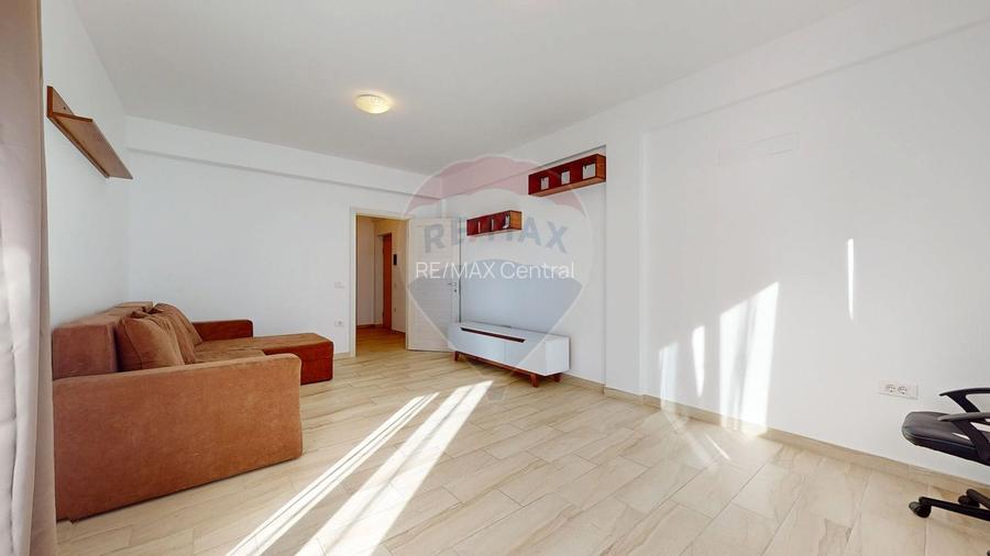 Apartament cu 2 camere de închiriat în zona Tractorul - 6