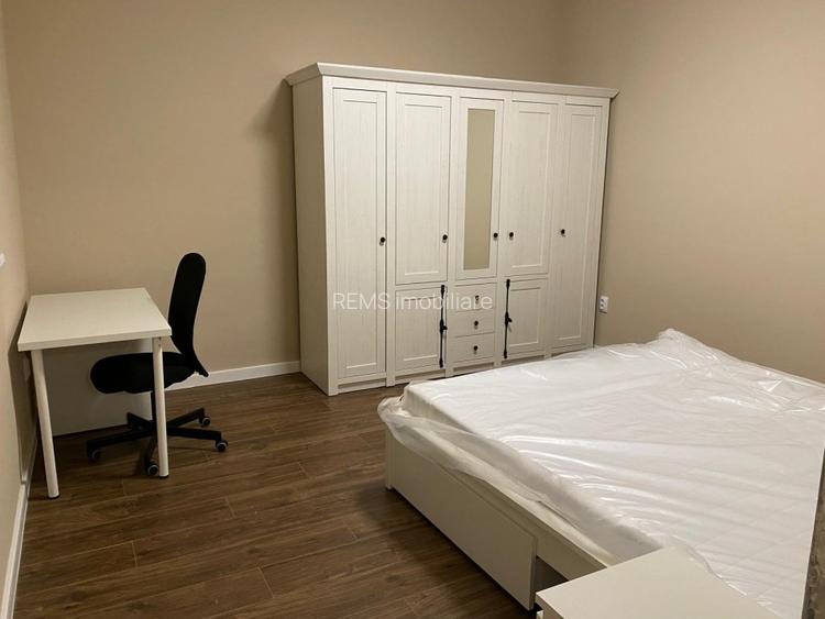 Casa de vanzare, formata din 2 apartamente, P-ta Abator - 11