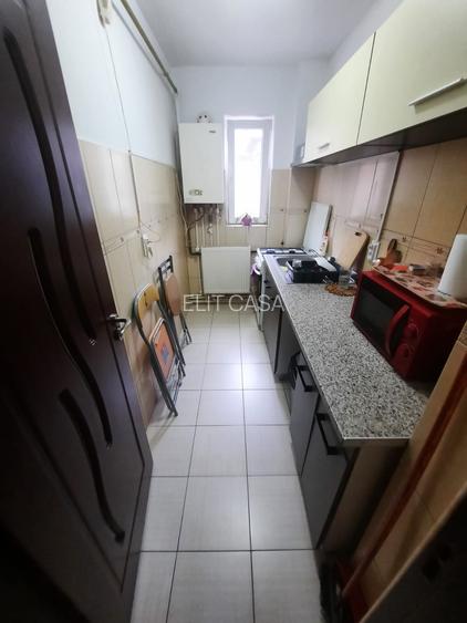Apartament cu 2 camere decomandat, etaj 1/10, zona Pacurari - 2