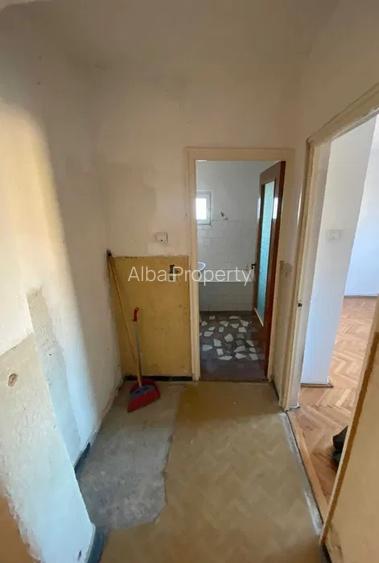 Apartament 3 camere  decomnadat , zona  Cetate - 4