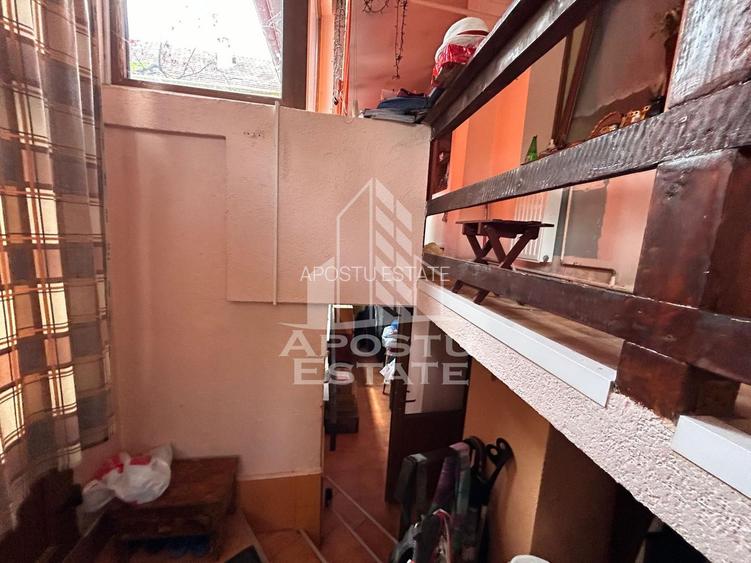 Casa la curte comuna cu doar 5 locatari, in Piata Maria. - 4