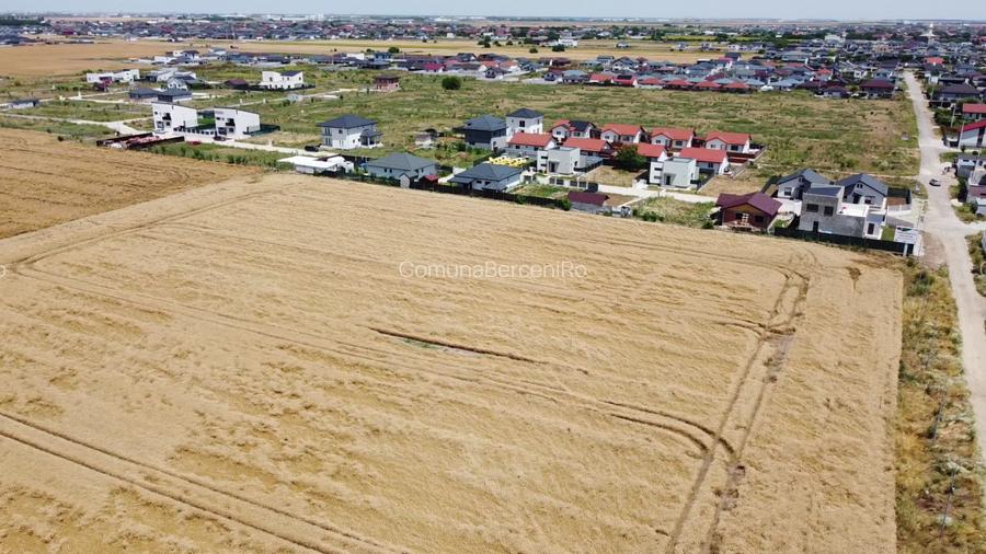 Teren Intravilan In Rate Com Berceni | utilitati: curent, drum | #UG16 - 4