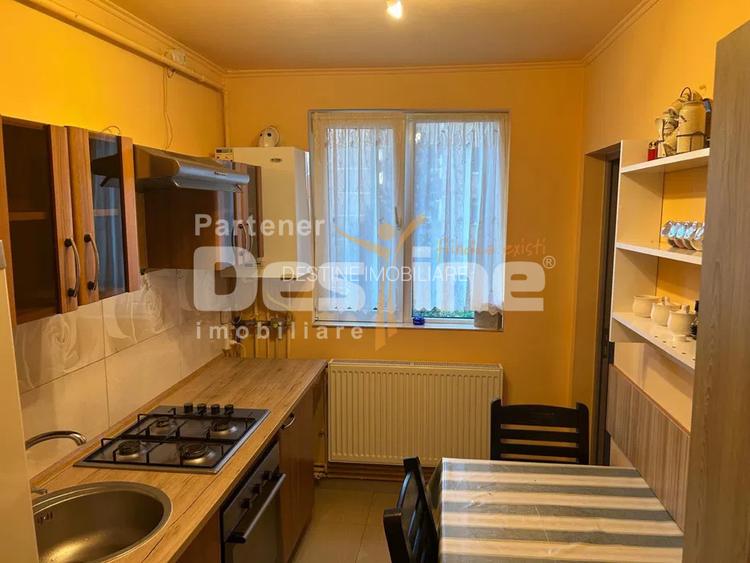 Apartament 2 camere 55 mp etaj intermediar, cu balcon, situat pe Calea Bucuresti - 7