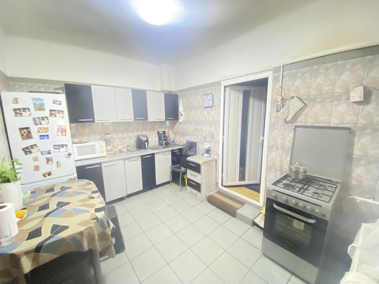 Casa- 4 camere- Sector 5- COMISION 0% - 13