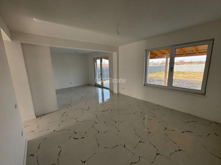 Vilă modernă cu teren generos – lângă Paradisul Verde - 5
