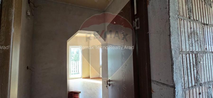 Casă la gri P+M cu anexă – oportunitate unică în Chișineu-Criș! - 24