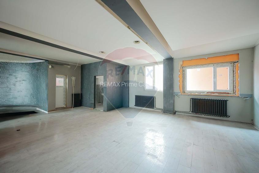 De închiriat – Spațiu comercial 281 mp,  Bulevardul Decebal - 10