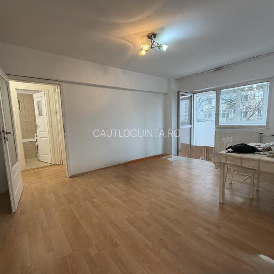 3 camere| Drumul taberei | Bloc 1983 | Metrou 1 Mai | 8 min - 2