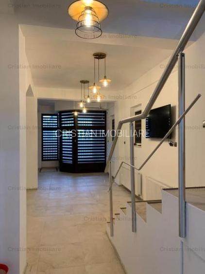 Vila de LUX  Ultracentrala! TOTUL NOU SI DE CALITATE- 300mp construiti - 18