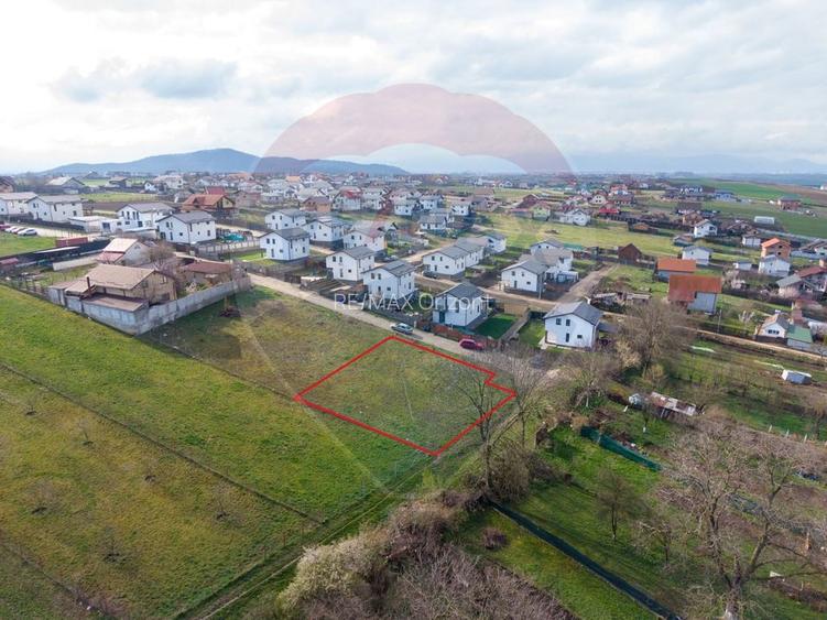 Teren intravilan cu vedere panoramică, utilități si poziție excelentă! - 2