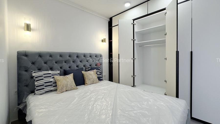 Disponibila din 25 martie - 4