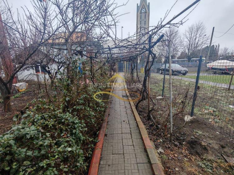 Vand casa batraneasca + Teren –zona REPUBLICII, Bacau, comision 0 - 9