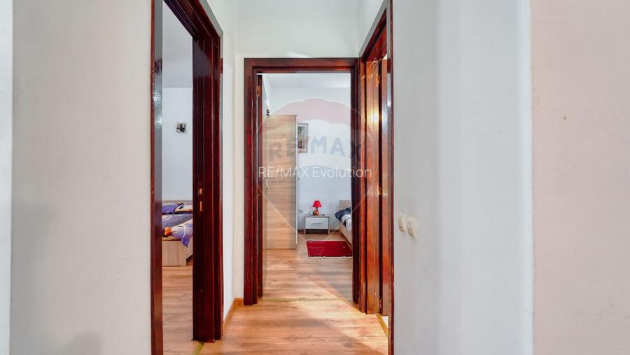 Vilă de vânzare în Predeal – vedere panoramică către pârtia de schi - 12