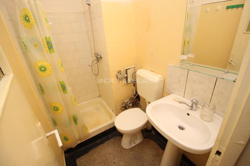 Lucrețiu Pătrțscanu - Titan, Miniș, garsonieră în bloc G, la parter - 7