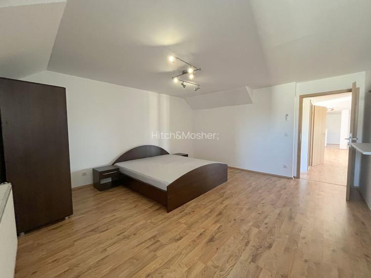 Apartament 4 camere, deosebit – mansardă spațioasa - 19