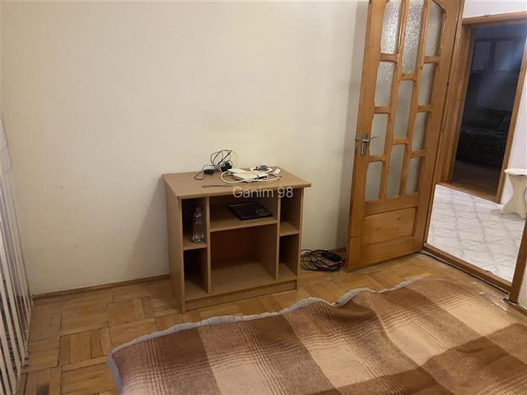 Apartament 3 camere , zona cartier Sud , 52 mp , decomandat ,mobilat - 10