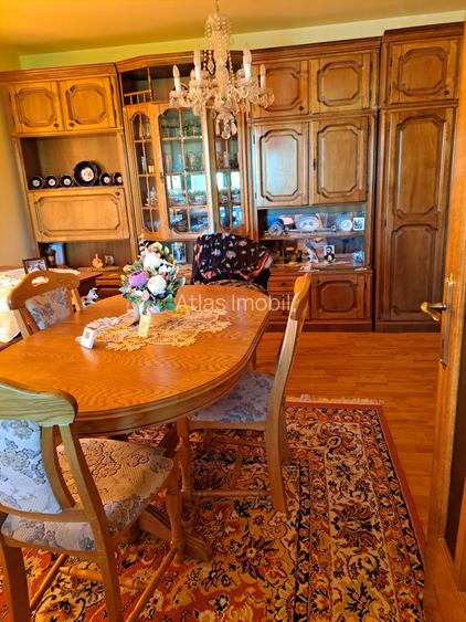 Casa-Vila ultrafinisata in regim D+P+E cu toate utilitatile cu 900 mp,teren - 11