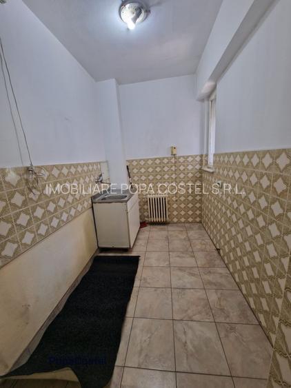 Piata Romana la metrou 2 camere decomandate 46,68 mp etaj 4/8 nemobilat, lift - 5