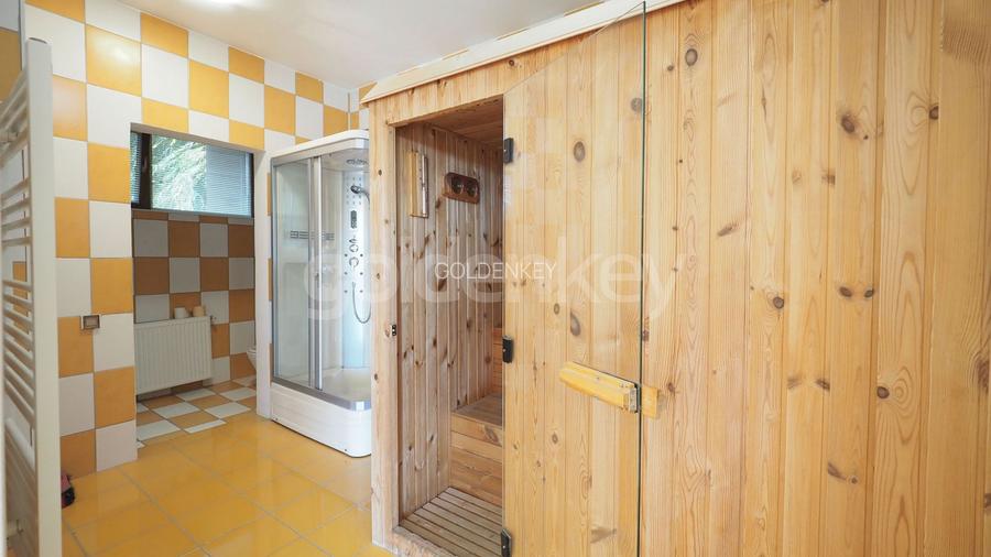 Vila spatioasa, partial mobilata cu acces facil - 24