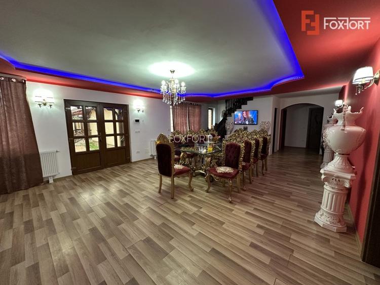 Casa individuala cu 12 camere, 400 mp utili - Bucovat - 2