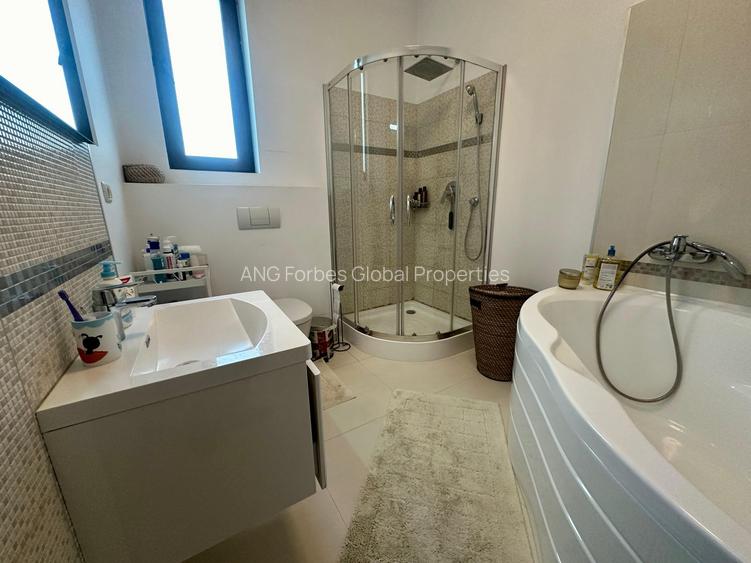 Vilă Elegantă cu Piscină Privată în Corbeanca - 20