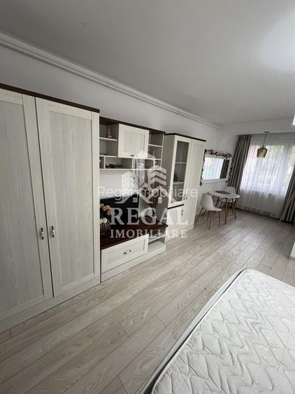 Garsonieră de închiriat – modernă, complet utilată, în zona centrală - 2