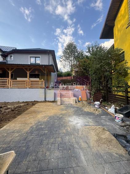 Casa de vanzare cu 2 apartamente in Azuga - 24