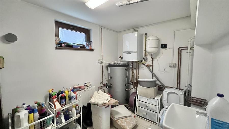 Casa individuala cu 5 camere, 270 mp, Tractorul - zona Coresi - 30