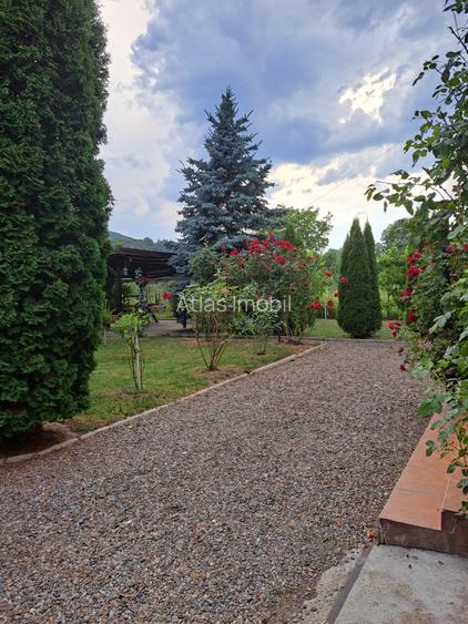 VILA IN REGIM DE INALTIME PARTER SI ETAJ ULTRAFINISATA PE 19 ARI TEREN - 40