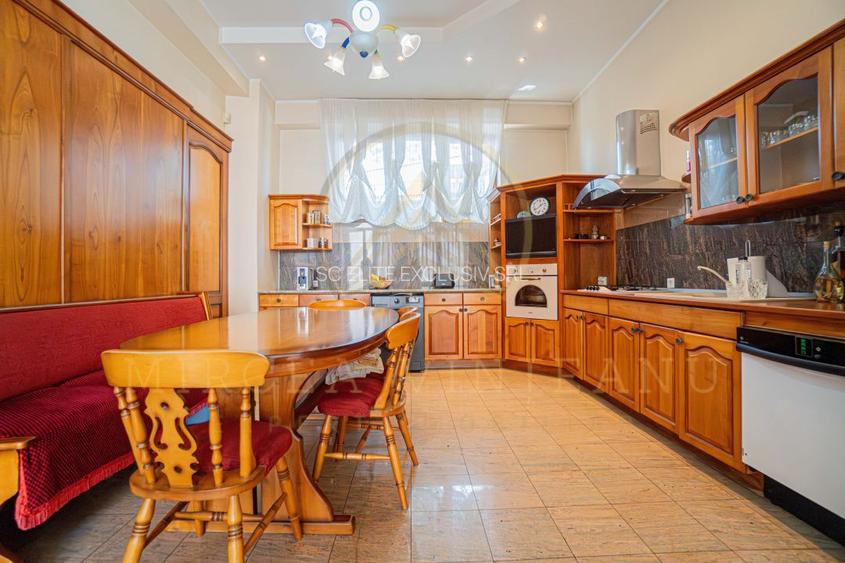 Ultracentral -Cladire impozanta  D+P+2E. - 16