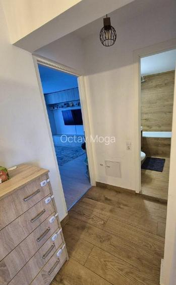 Apartament doua camere, decomandat, renovat recent. Central - 6