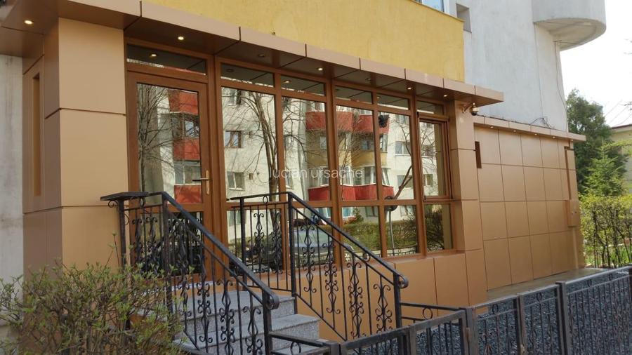 De vanzare spatiu comercial - birouri - strada Traian - Vaslui - 3
