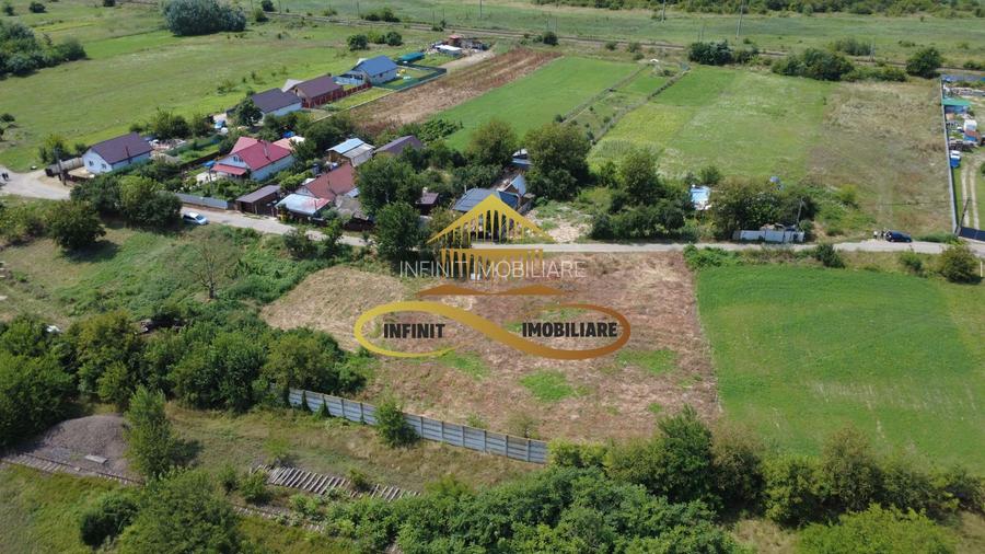 Teren intravilan - ideal pentru constructie 2 case - de vanzare - 2