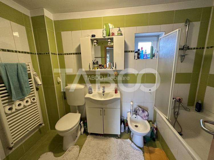 Casa 2 corpuri P+M si P+1 spatiu comercial 70 mpu la strada 2 garaje - 13