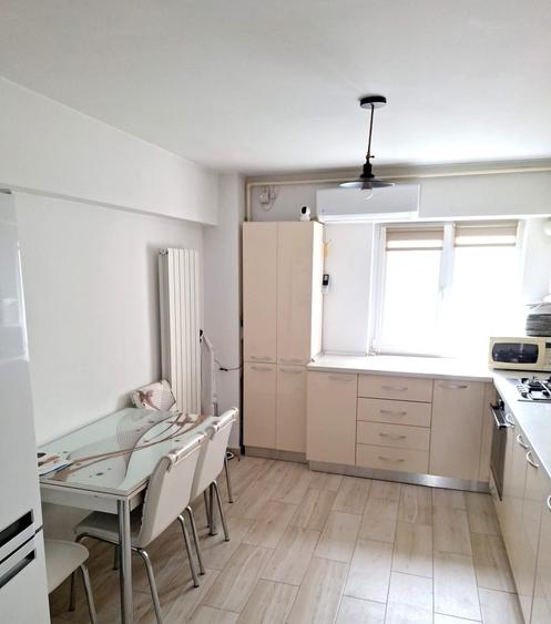 Apartament 3 camere 70mp zona Spital mobilat utilat 87.000eur neg