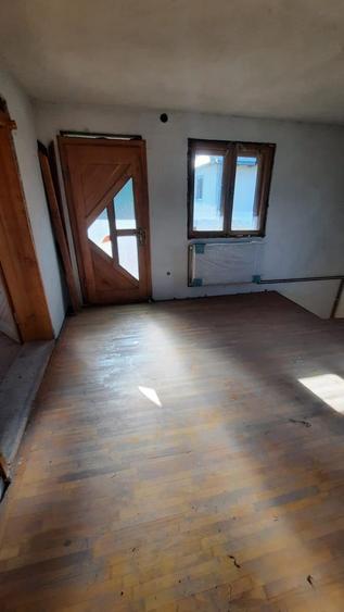 Aninoasa-Valea Silistii, vila de vanzare, p+1, util 140 mp, teren 2850 mp