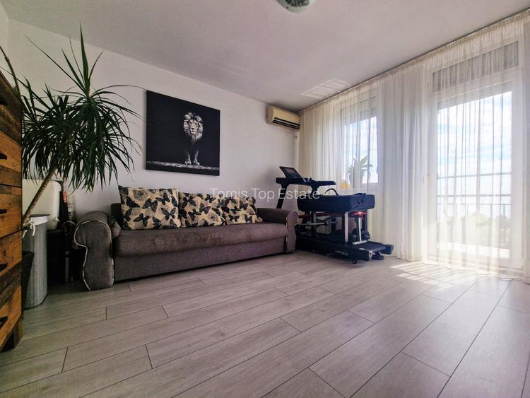 Ap de 4 cam de vanzare, Statiunea Mamaia, vedere la mare si lac, 150m de plaja. - 18