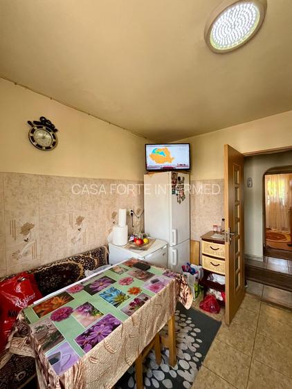 Apartament 3 camere, decomandat Inel 1,  zona Eden 89.000  € - 7