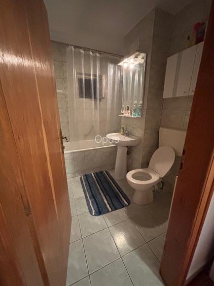 Proprietar vand apartament 3 camere, parter inalt, zona linistita   - 11