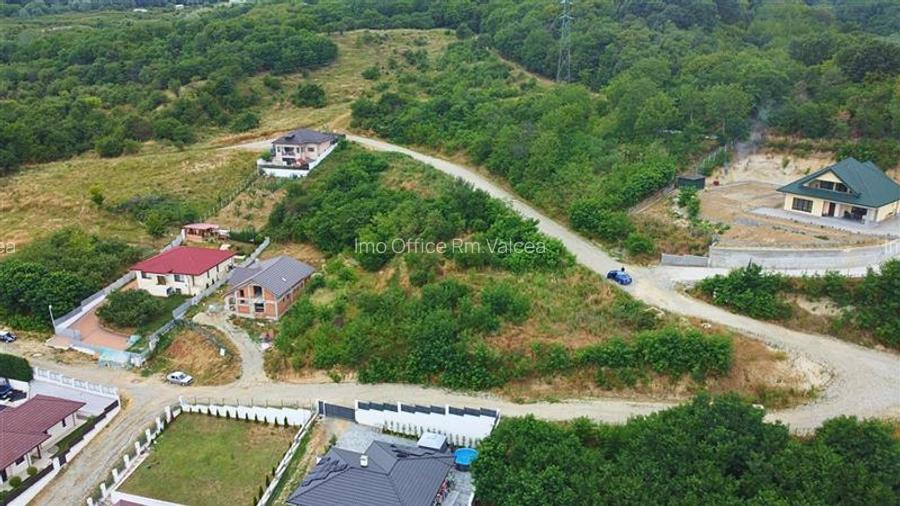 TEREN INTRAVILAN - RM. VALCEA - 4